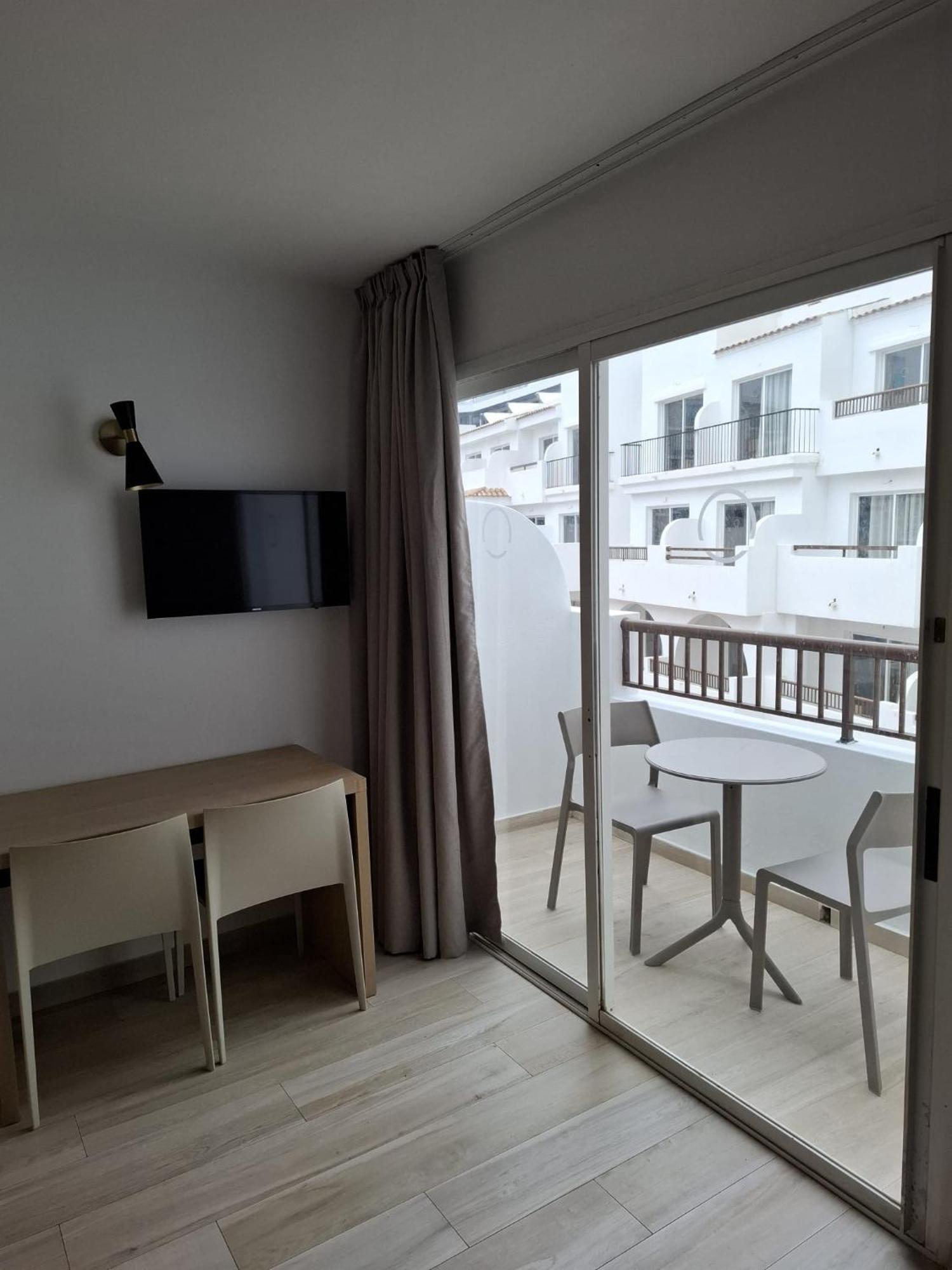 Sunside Central Park Apartamentos - Only Adults San Antonio Abad Exterior foto