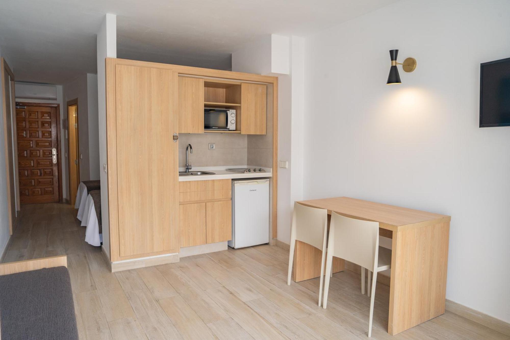 Sunside Central Park Apartamentos - Only Adults San Antonio Abad Exterior foto